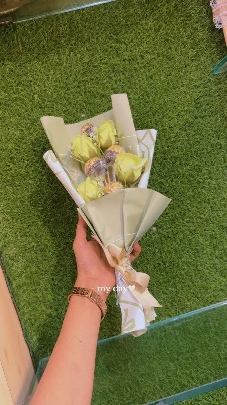 GIFT  AND ARTICLES 23